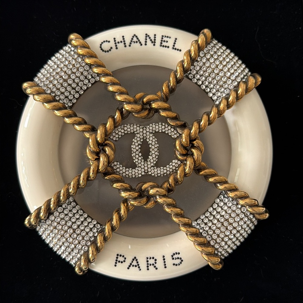 Chanel collectible Minaudiere in pristine condition. - Picture 7 of 16